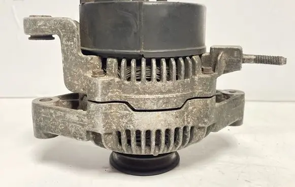 Opel Astra F Generator/alternator 90413760 0123120001