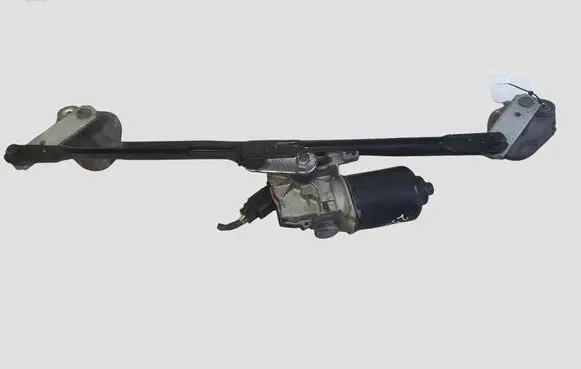 Hyundai Santa Fe Front wiper linkage and motor 981102B000