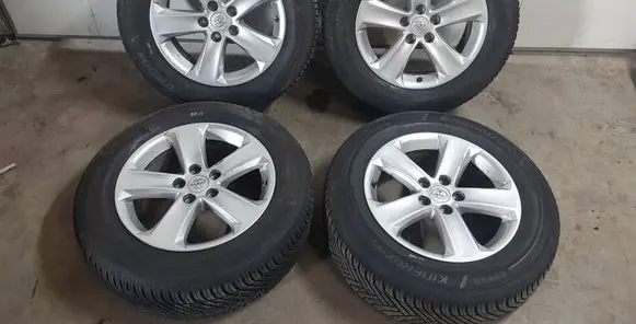 Toyota RAV 4 (XA40) R17 alloy rim 