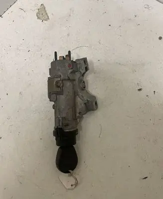 Volkswagen Fox Ignition lock 4B0905851