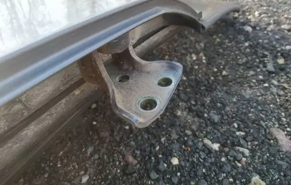Mitsubishi Outlander Rear door lower hinge