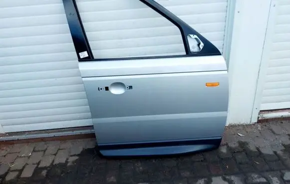 Mitsubishi Endeavor Rear door