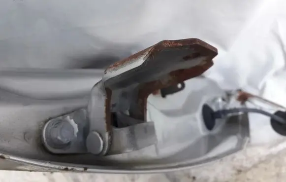 Mitsubishi Lancer Front door upper hinge
