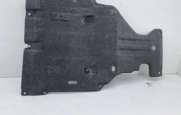 Chrysler Pacifica Center/middle under tray cover
