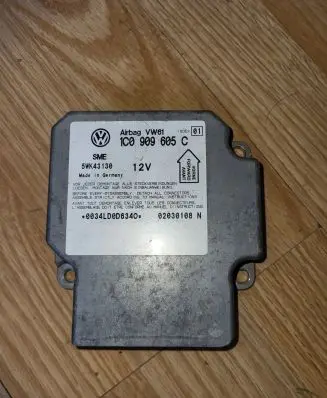 Volkswagen PASSAT B5.5 Airbag control unit/module 1C0909605C 5WK43130
