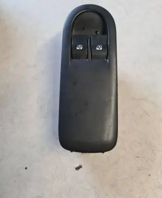 Renault Megane II Electric window control switch 025330
