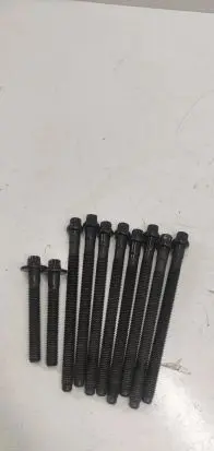 Peugeot 2008 II Cylinder head bolts 