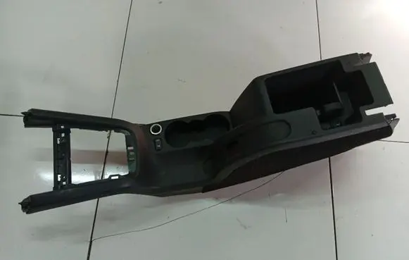 Skoda Octavia Mk2 (1Z) Center console 320010111363501