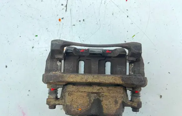 Honda CR-V Front brake caliper 