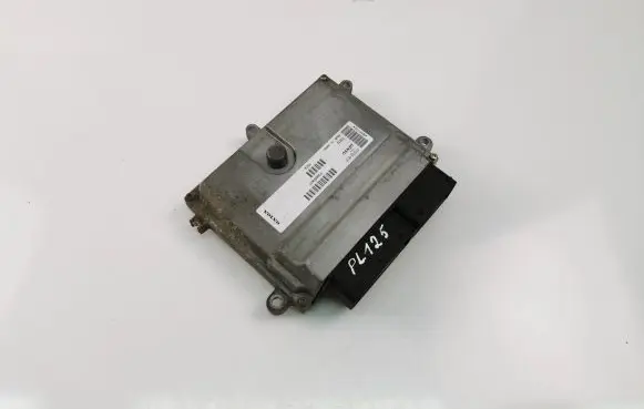 Volvo V50 Engine control unit/module ECU P30650677