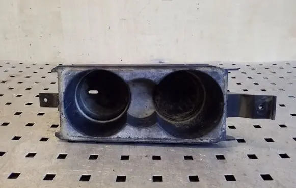 Cup holder front