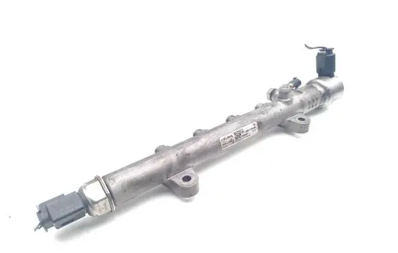 Mercedes-Benz E W212 Fuel main line pipe A6510700495 R9144Z240A