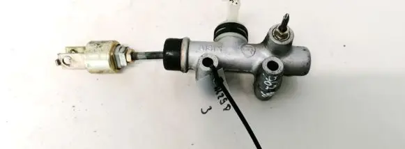 Toyota Avensis Verso Clutch master cylinder