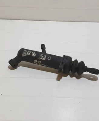 BMW 5 E39 Clutch slave cylinder 1161702
