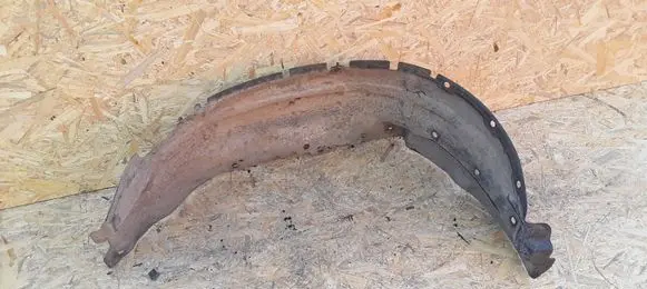 Front wheel arch liner splash guards