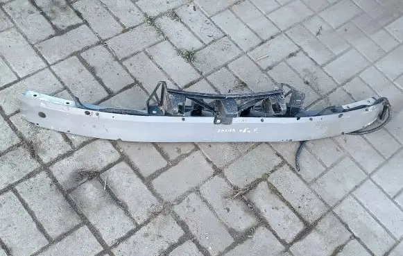 Opel Zafira B Front bumper cross member 24460537