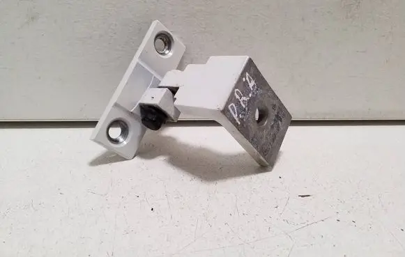 BMW X6 F16 Front door lower hinge 7325056