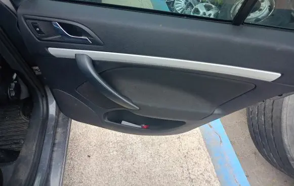 Skoda Octavia Mk2 (1Z) Quarter vent window switch 