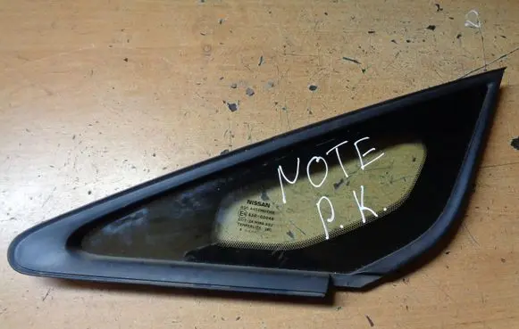 Nissan Note (E12) Front triangle window/glass 43R00048
