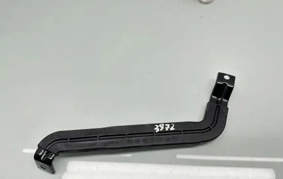 BMW 3 E90 E91 Battery bracket 7549425