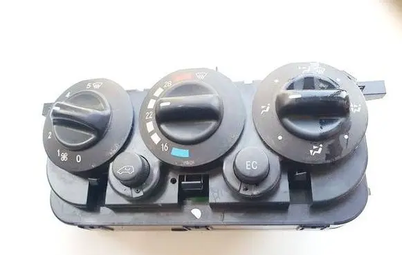 Mercedes-Benz A W168 Climate control unit 1688302085