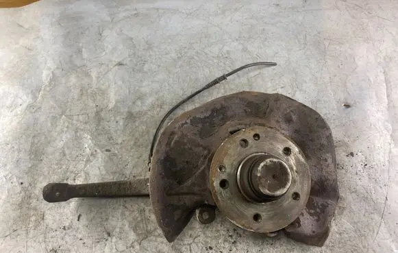 Mercedes-Benz C W202 Front wheel hub spindle knuckle