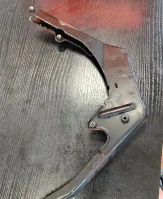 Mercedes-Benz C W203 Engine mounting bracket 6110981929