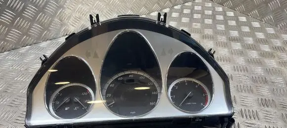 Mercedes-Benz C W204 Speedometer (instrument cluster) A2C53305419