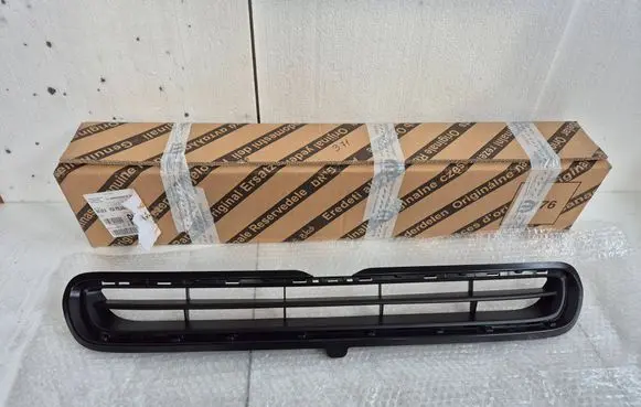 Fiat 500L Front bumper lower grill 735568935 735604542 6AP87LXHAA