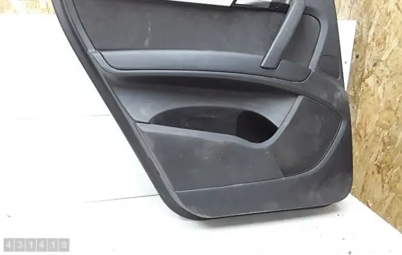 Audi Q7 4L Rear door card panel trim
