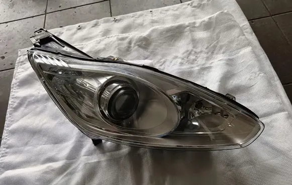 Ford C-MAX II Headlight/headlamp AM5113D154AF