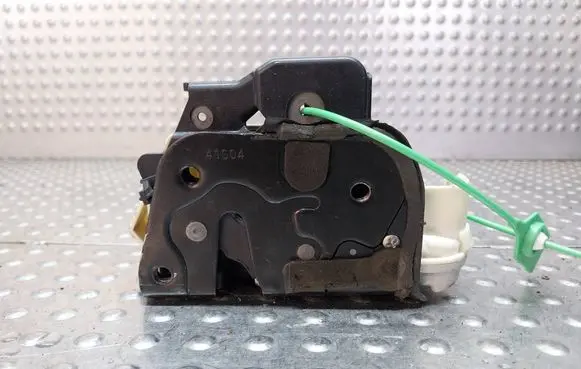 Audi A4 S4 B7 8E 8H Front door lock S27705063 8E1837015AA