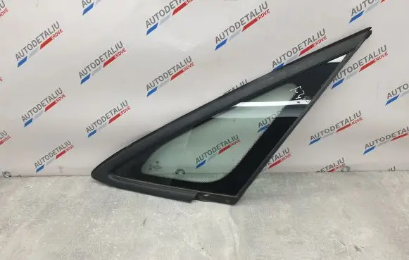 BMW 2 F46 Front triangle window/glass 2579125