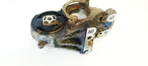 Citroen C4 I Engine mount bracket 96391768