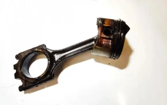 Volvo S40, V40 Piston with connecting rod