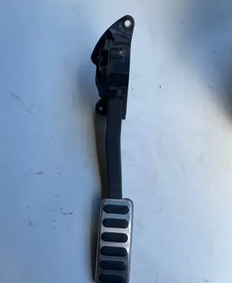 Jaguar XF Accelerator throttle pedal 698540C