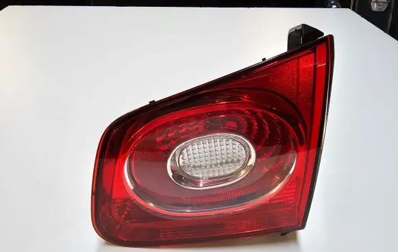 Volkswagen Tiguan Tailgate rear/tail lights 5N0945094B