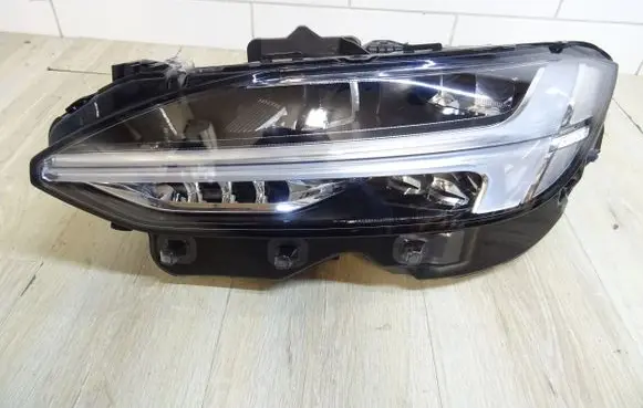 Volvo S90, V90 Rear/tail lights 32342496