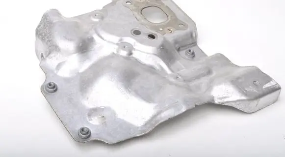 Volvo XC40 Heat shield in engine bay 31493385