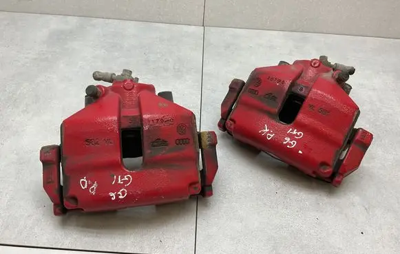 Volkswagen Golf VI Front brake caliper