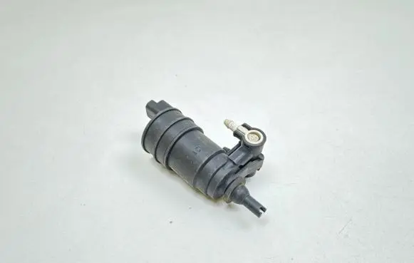 Renault Clio III Windscreen/windshield washer pump 430702B