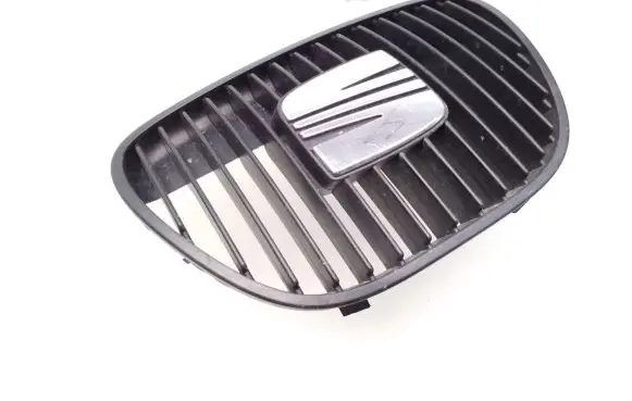 Seat Ibiza III (6L) Front grill 6L0853654 6L0853679