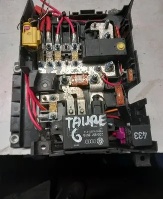 Volkswagen Touareg I Fuse module 7L0937548B 15426744