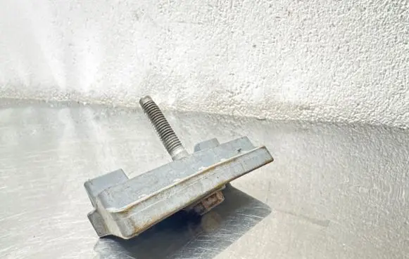 Opel Astra J Battery bracket 09115187 0086022