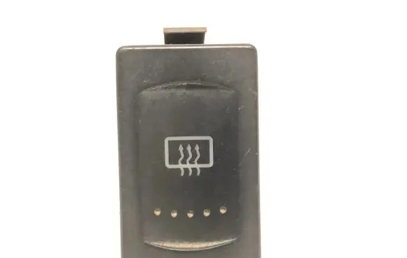 Volkswagen Golf IV Windscreen/window heater switch 7M3959621 YM2118C621AAW