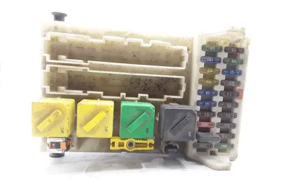 Ford Mondeo MK II Fuse module 93BG14K150AD