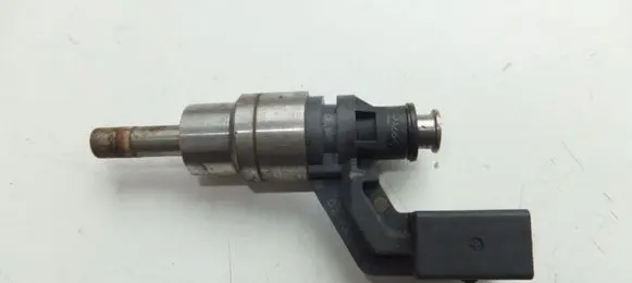 Volkswagen PASSAT B6 Fuel injector 03C906036A 0261500016
