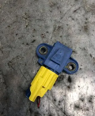Volkswagen PASSAT B6 Airbag deployment crash/impact sensor 1K0955557A