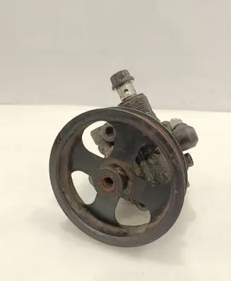 Toyota RAV 4 (XA20) Power steering pump 
