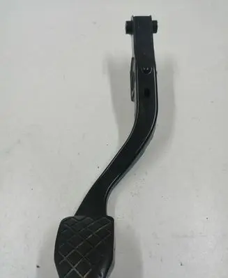 Volkswagen PASSAT B5 Brake pedal 8D1721140B